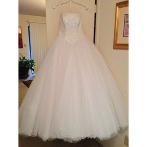 Oleg Cassini Wedding Dress